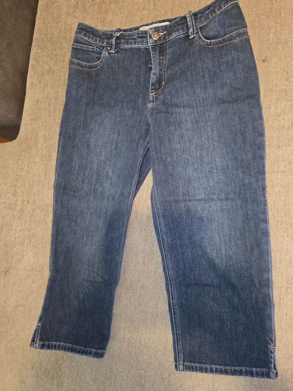 Chico's Platinum Denim Blue Capri Jeans Size 1